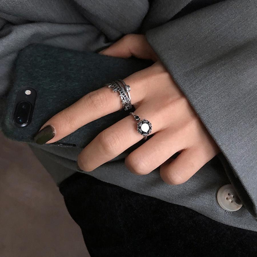 指輪 リング レディース シルバーリング アンティーク クリスタル ブラック 黒 王冠 波 ウェーブ シルバー フリーサイズ オープンリング 調整可 Ring 434 ちゅらネット にふぇーでーびる 通販 Yahoo ショッピング