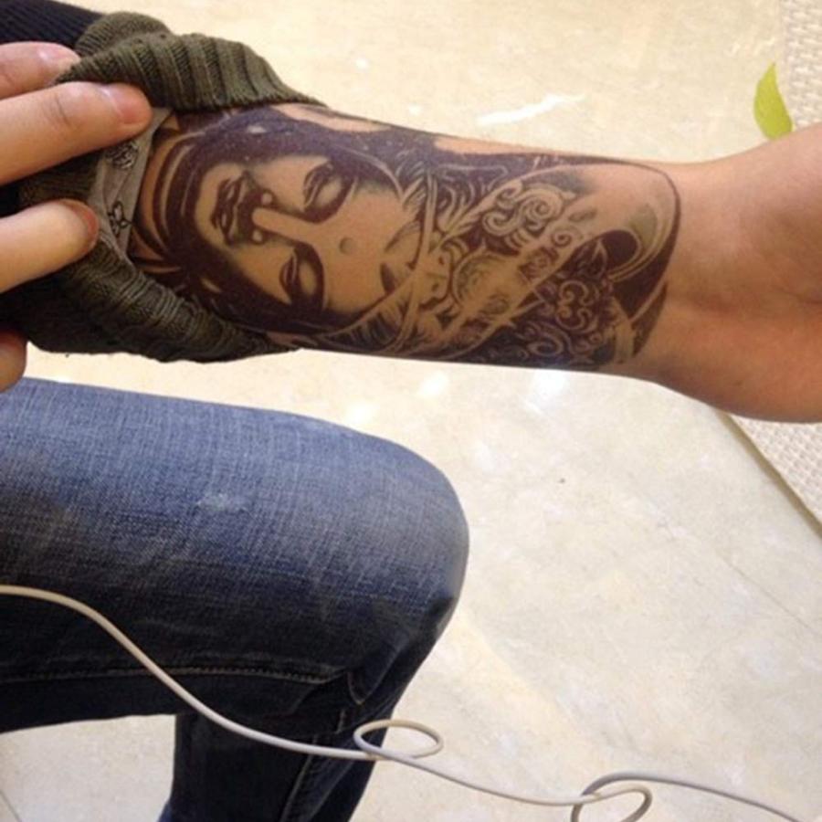 タトゥーシール 観音様 観音像 観音菩薩 仏像 ブッダ 仏様 ほとけ 仏 蓮 仏教 慈悲 リアル 入れ墨 刺青 ボディアート タトゥー シール 防水 オマケ付 |  | 08