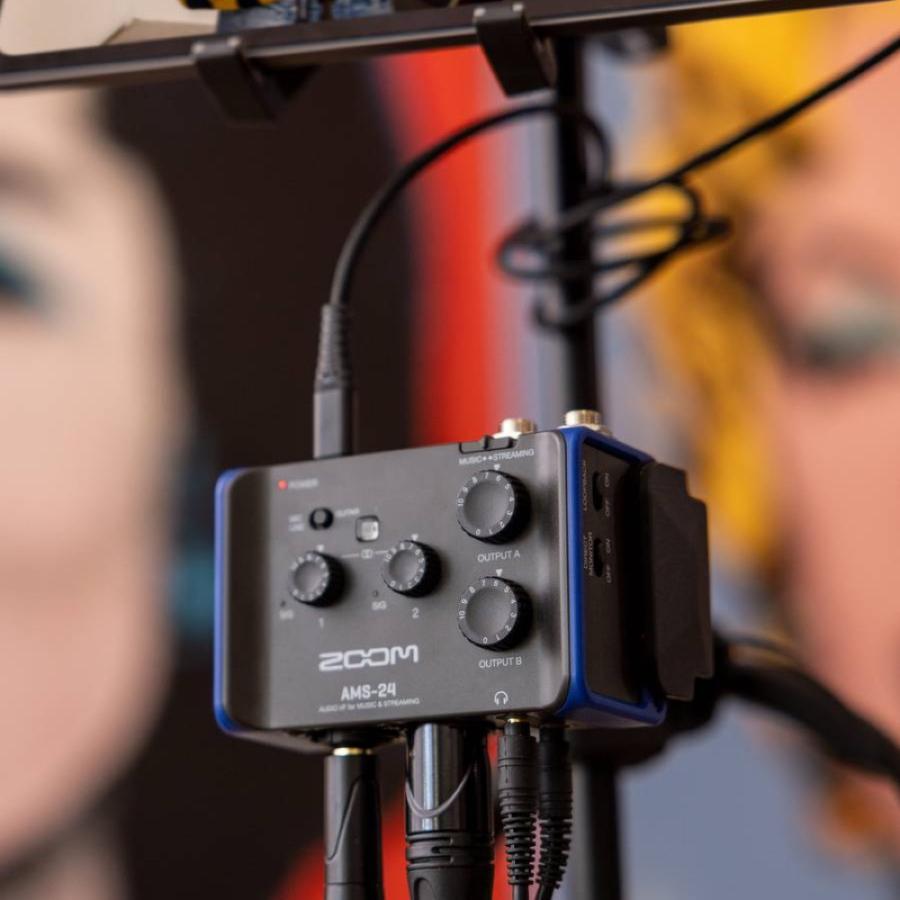ZOOM AMS-24 2イン／4アウト オーディオインターフェイス : chuya