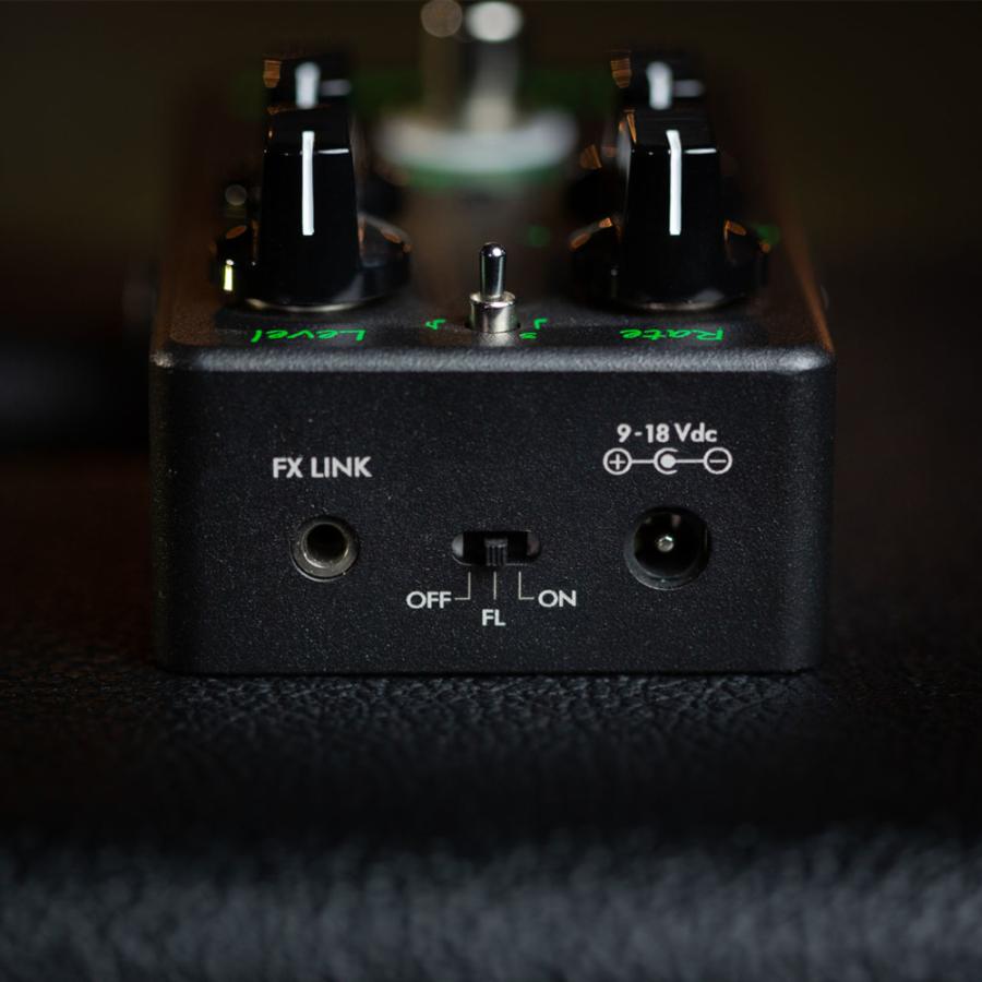 Suhr サー Jack Rabbit Black Edition トレモロ ギターエフェクター