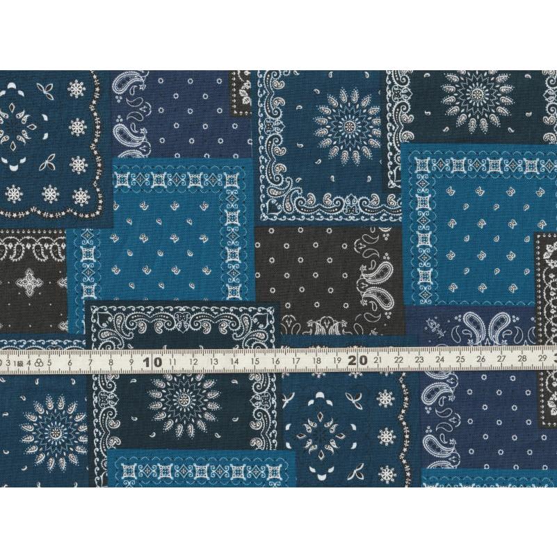送料無料】綿100% バンダナ柄 パッチワーク風 プリント生地 ネイビーx