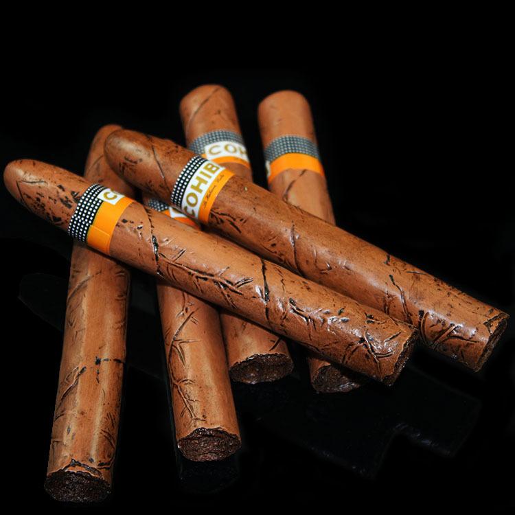 イタズラ葉巻タバコ シガー お金持ち ボス おもちゃ小道具（長さ13cm） |  | 01