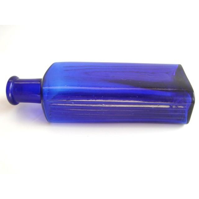 アンティークボトル ブルー A 12cm イギリス 青い薬瓶 コバルトブルー エンボス オブジェ｜cielbleubis｜02
