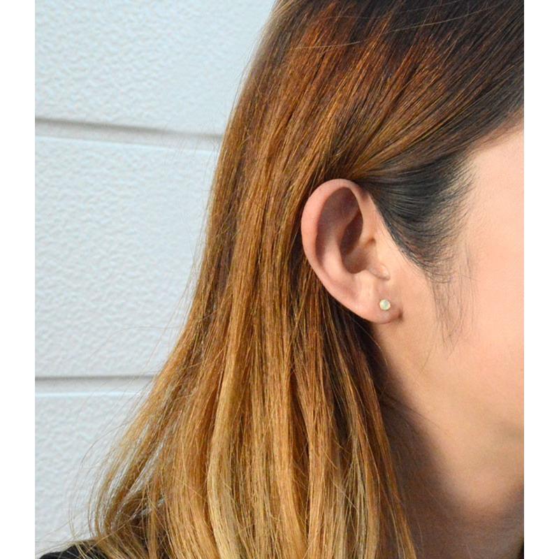 ピアス オパール 18金 あすつく エチオピアオパール イエローゴールドk18 4mm K18 18k スタッドピアス 一粒 誕生石 Op40kbpeyas シエロブルー 通販 Yahoo ショッピング