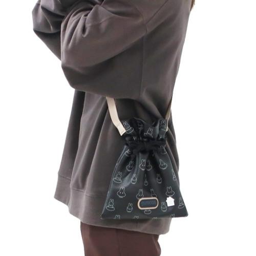 ミッフィー　ぬいぐるみ　アウトドア　サコッシュ 楽天市場】ミッフィーxOUTDOOR サコッシュ 巾着ショルダーバッグ