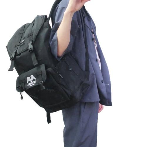 進撃の巨人 Yakpak アニメキャラクター リュック かぶせ デイパック エンスカイ キャラクターのシネマコレクション 通販 Paypayモール