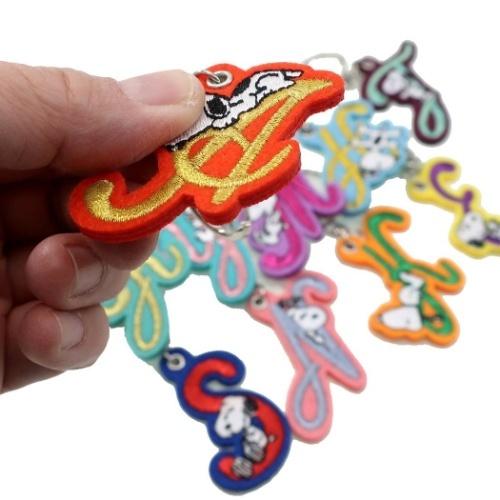 スヌーピー ピーナッツ キャラクター キーホルダー イニシャル 刺繍 キーリング アルファベット A キャラクターのシネマコレクション 通販 Paypayモール