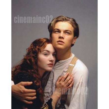 タイタニック』抱き合うジャックとローズの写真/レオナルド