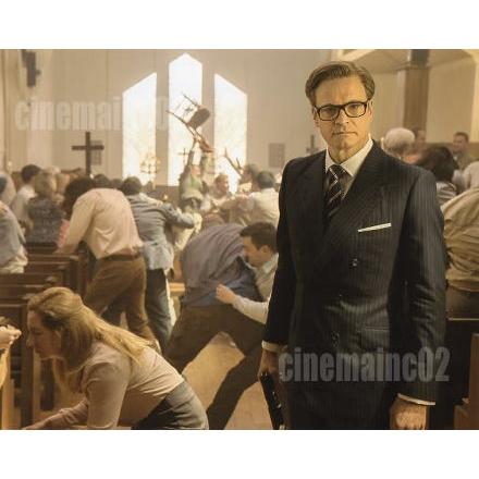 コリン・ファース/『キングスマン』混乱する協会に立つ写真 : シネマ