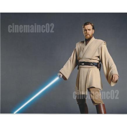 ユアン・マクレガー/『スター・ウォーズ/EP3』片手でライトセーバーを