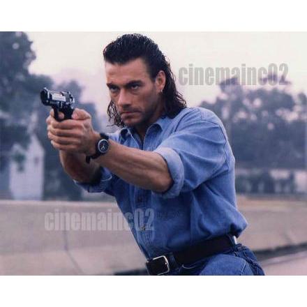 ジャン=クロード・ヴァン・ダム/『ハード・ターゲット』銃を構える写真 