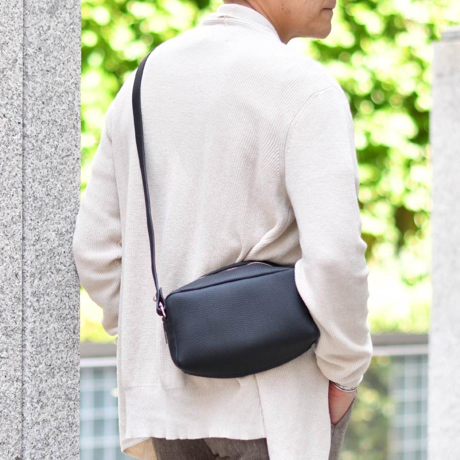 Charles et Charlus【シャルル・エ・シャルリュス】ポーチショルダー TROUSSE TOILETTE Noir レザー ブラックの画像