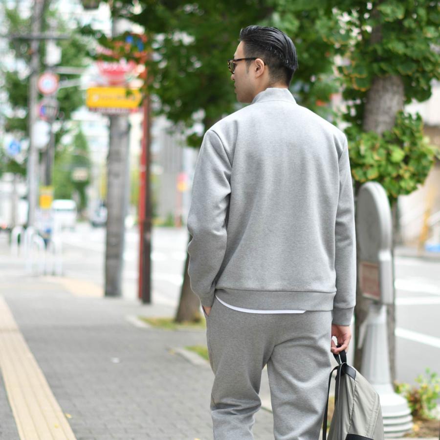 three dots dots【スリードッツ】カードボードスタンドカラーブルゾン