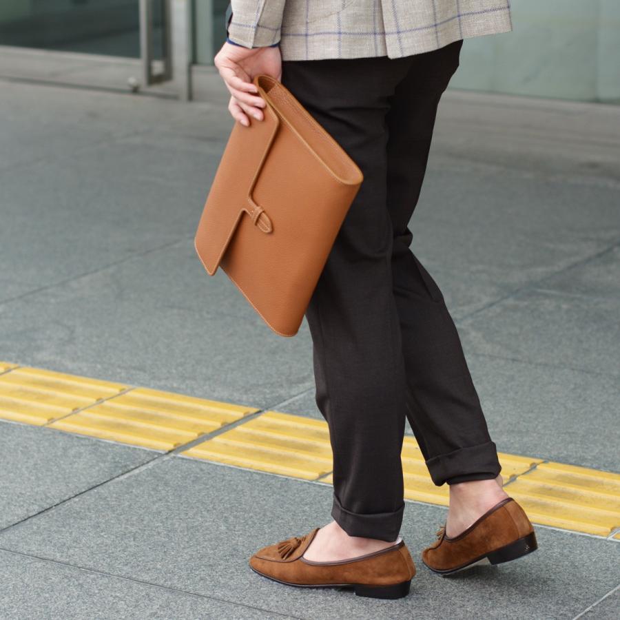 豪華な ACATE アカーテ BREVA シュリンクレザー フラップクラッチ