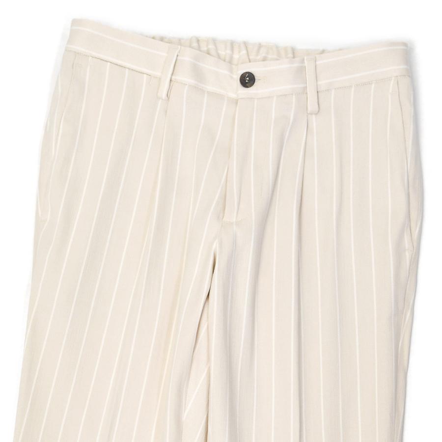 DEVORE Incipit【デヴォレインチピット】ワンプリーツイージーパンツ DVR15 F1009 110 ポリエステル コットン ストレッチ ストライプ エクリュ×ホワイト | 