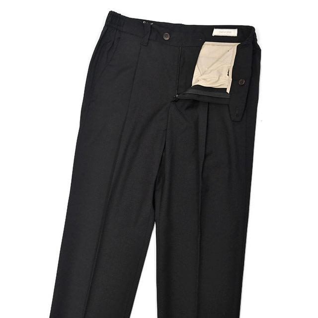 【ポイント5倍】DEVORE Incipit【デヴォレ インチピット】ワンプリーツイージーパンツ DVR47 W2007 001 ウォッシャブルウール ポリエステル ブラック |  | 02