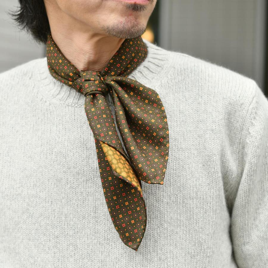 FEDELI【フェデーリ】クルーネックニット CASHMERE TWIST 11 カシミヤ メランジ ライトグレーの画像