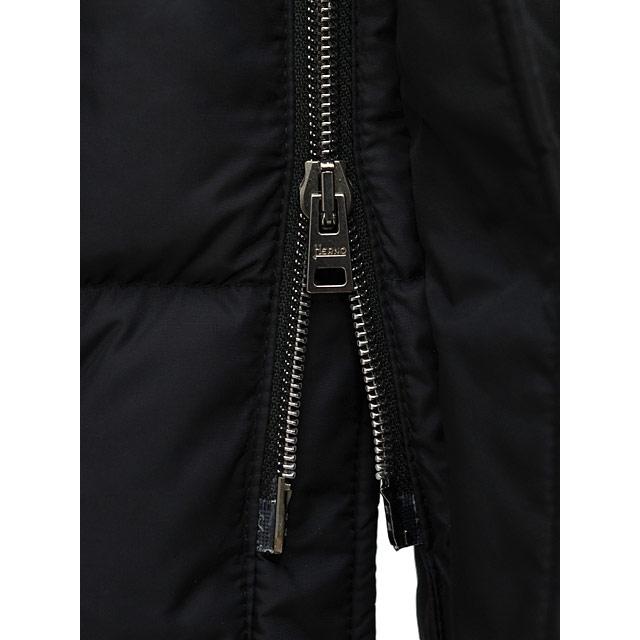 HERNO【ヘルノ】フーデッドショートブルゾン PI001140U 12004 9389 ナイロン ネイビーの画像