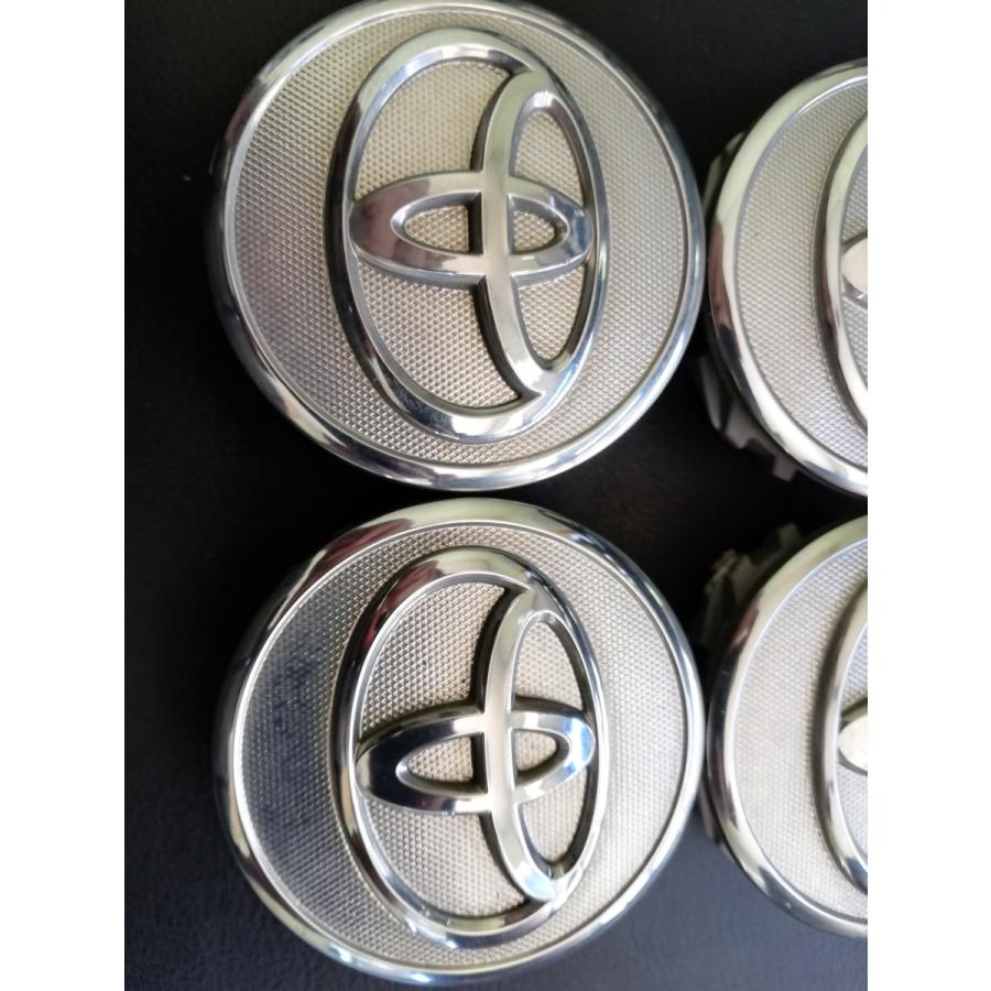 ■全国送料無料■ トヨタ 純正 ホイールキャップ　センターキャップ　4ケ　直径62ｍｍ　■全国送料無料■　タイヤカウール |  | 01