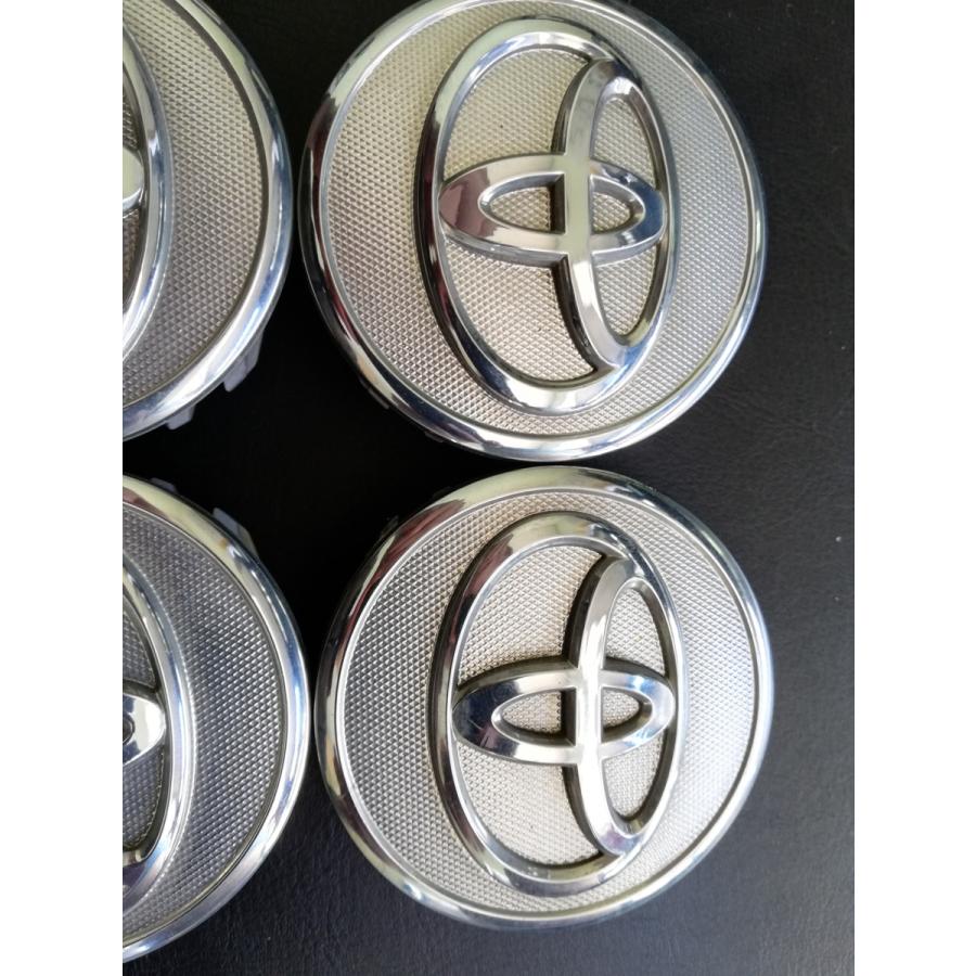 ■全国送料無料■ トヨタ 純正 ホイールキャップ　センターキャップ　4ケ　直径62ｍｍ　■全国送料無料■　タイヤカウール |  | 02