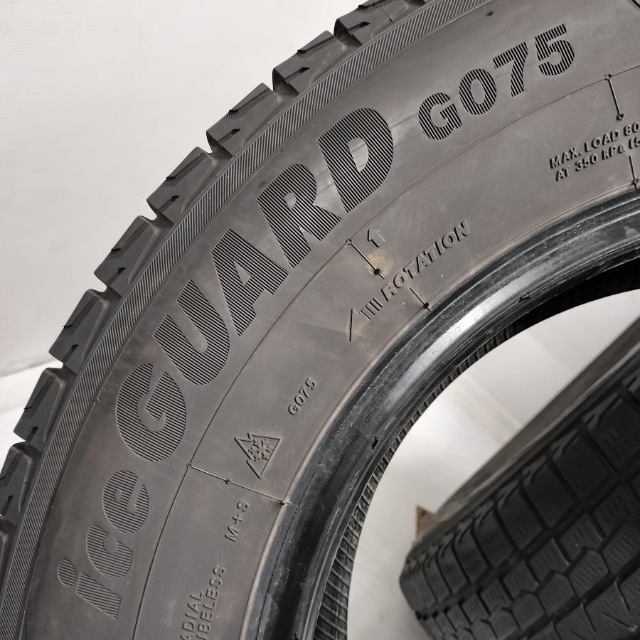 ◇本州・四国は送料無料◇ ＜希少！ スタッドレス 2本＞ 215/70R16 