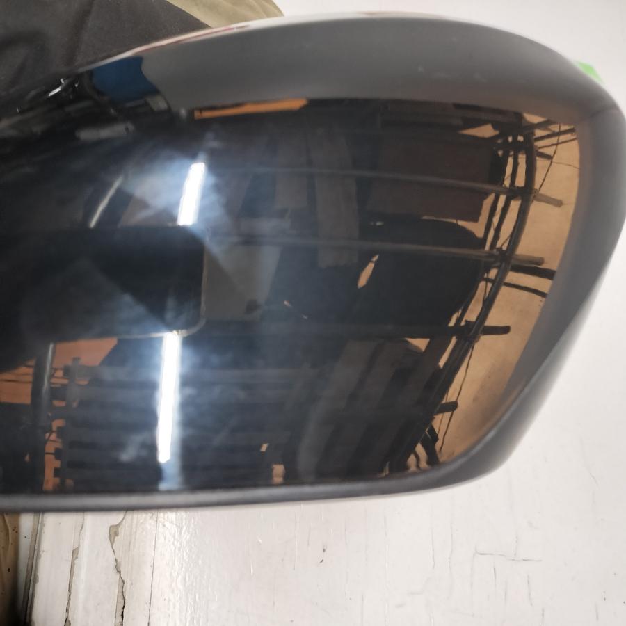 スペーシア（ブラック）　左ミラー　形式5AA-MK 53S スペーシア（ブラック） 左ミラー 形式5AA-MK 53S スズキ