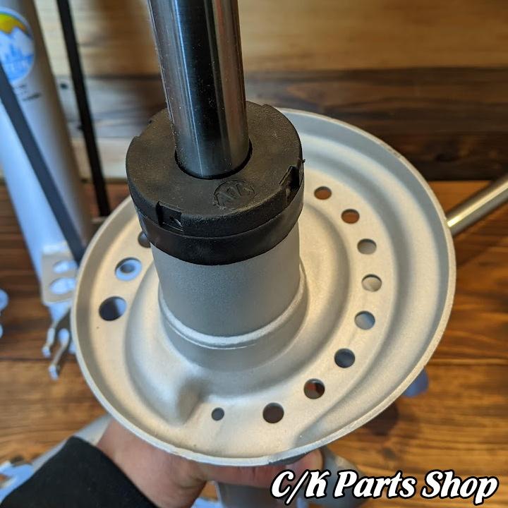 ショックアブソーバー1台分 Bilstein ビルシュタイン B8 TerraSport 1インチリフトアップ Jeep BU/BVレネゲード トレイルホーク 4WDの画像