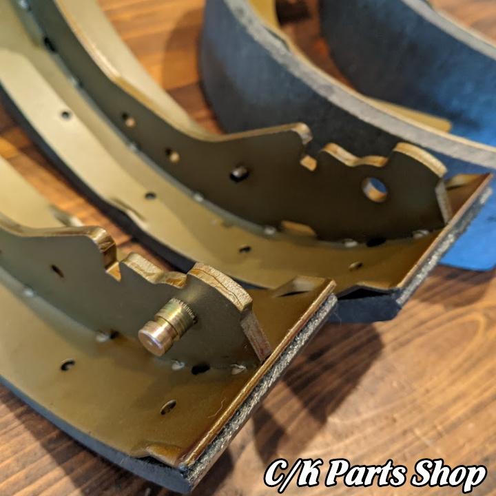 新品　シボレーC/Kシリーズ　リアブレーキライニング1台分 ブレーキシュー 675 ブレーキライニング 10インチドラム用 リアドラム