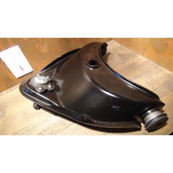 コントロールアームASSY 88-99y アッパー左 2WD 1500/2500(5/6穴