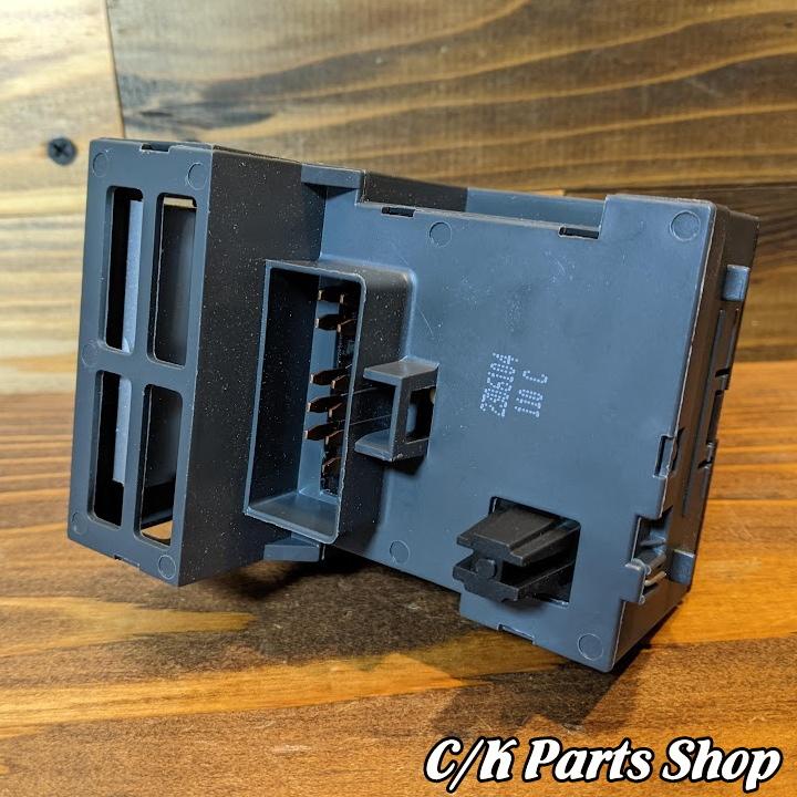 ヘッドライトスイッチ STANDARD 95-99年 C1500 K1500 サバーバン タホ