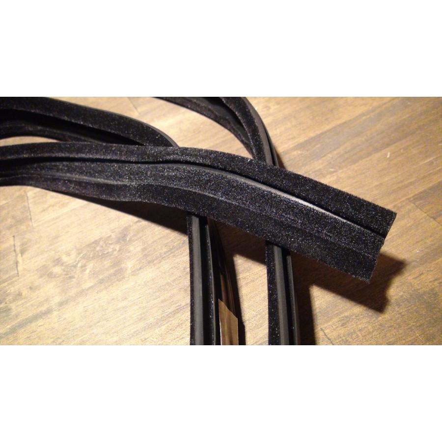 ガラスランチャンネル フロントドア 左 運転席側 ガラス