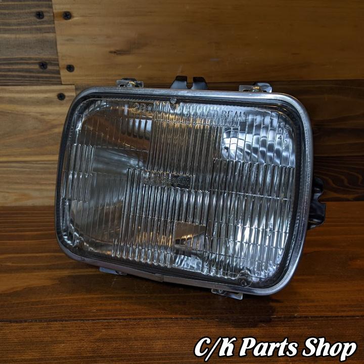 ヘッドライト 左右共通片側 角目2灯 シールドビーム カプセルASSY