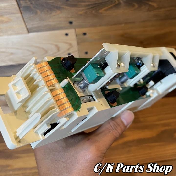 A/Cコントロールパネル 96-99年 熱線スイッチあり 社外品