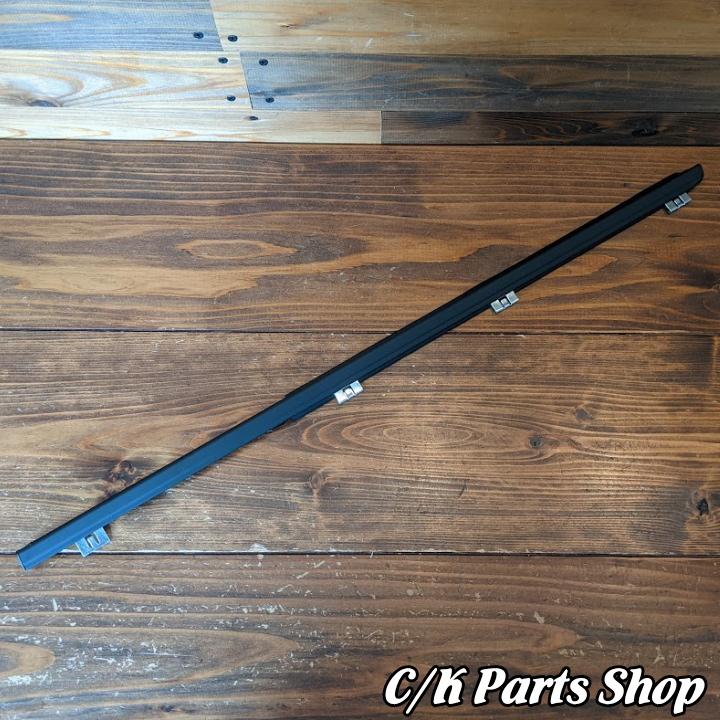 水切りモール フロント左 アウター 社外品 84-96年 XJチェロキー 7MX