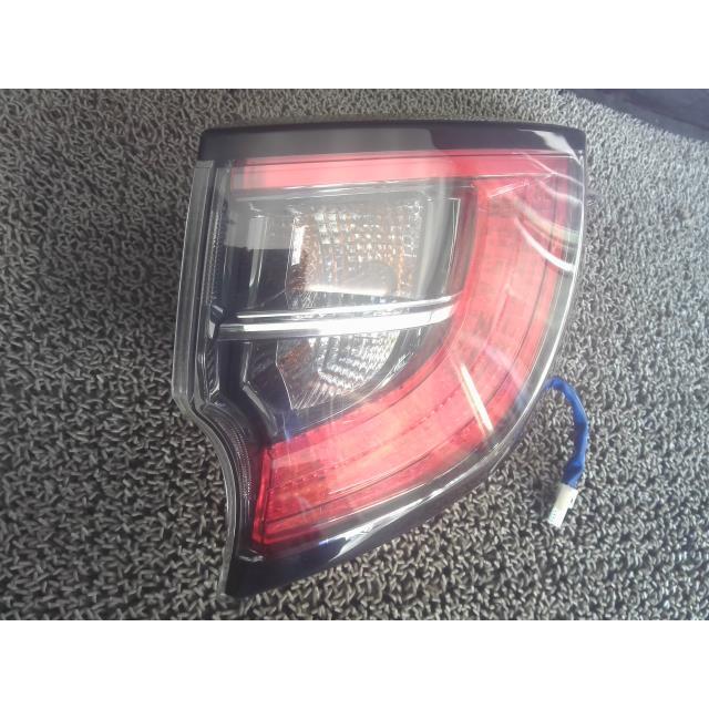 カローラツーリング 6AA-ZWE211W 右テールランプ 12-637 81551-12E20