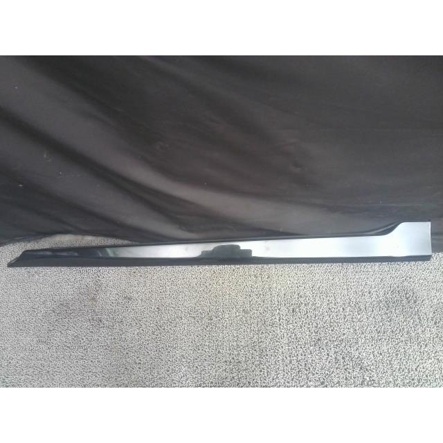 シエンタ(車) シエンタ DBA-NCP175G 右 サイド ステップ スカート G