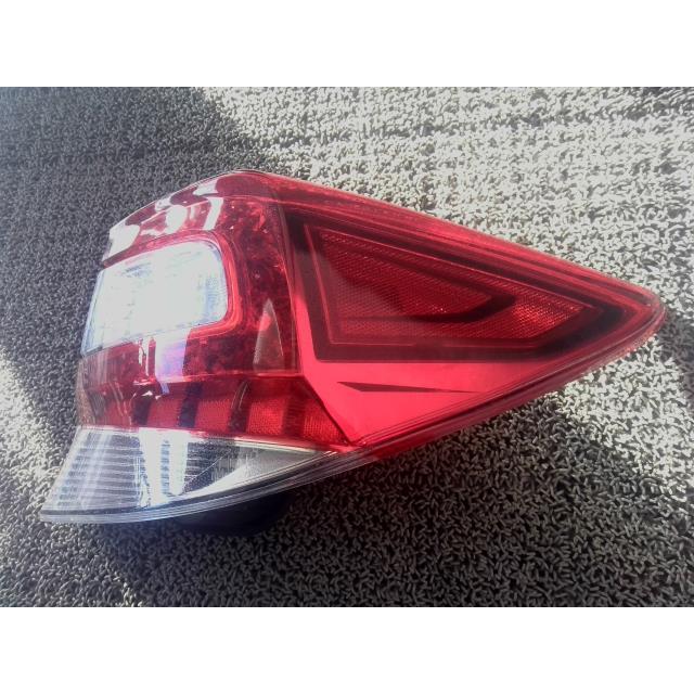 インプレッサ 3BA-GK3 右テールランプ FBM924-02 84912FL100 : 近松