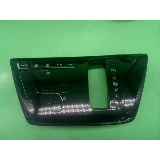 デイズ 5BA-B43W A/Cスイッチパネル T55167C H 27500-7MB0B : 近松商会
