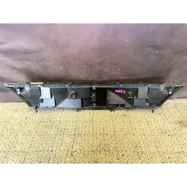 ソリオ　フロントグリル ソリオ DBA-MA15S フロント グリル S Z7T 72110-54M04-0PG