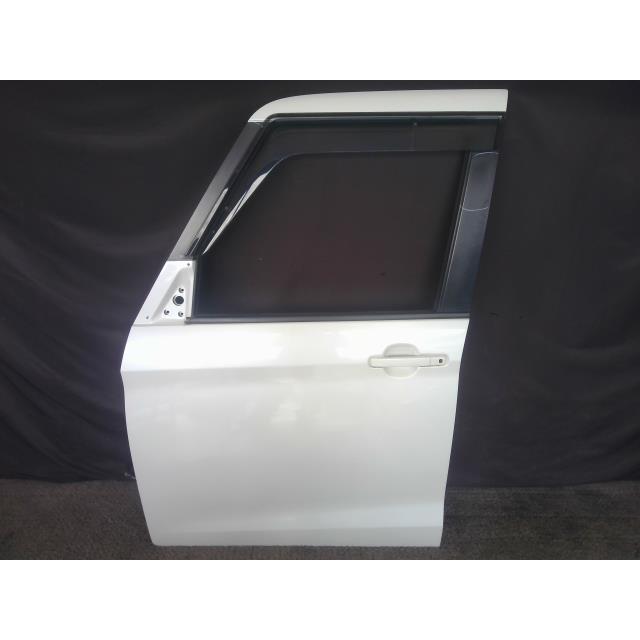 フロント右ドア eKワゴン DBA-B11W 右フロントドア カラー/W37 5700B686 429568