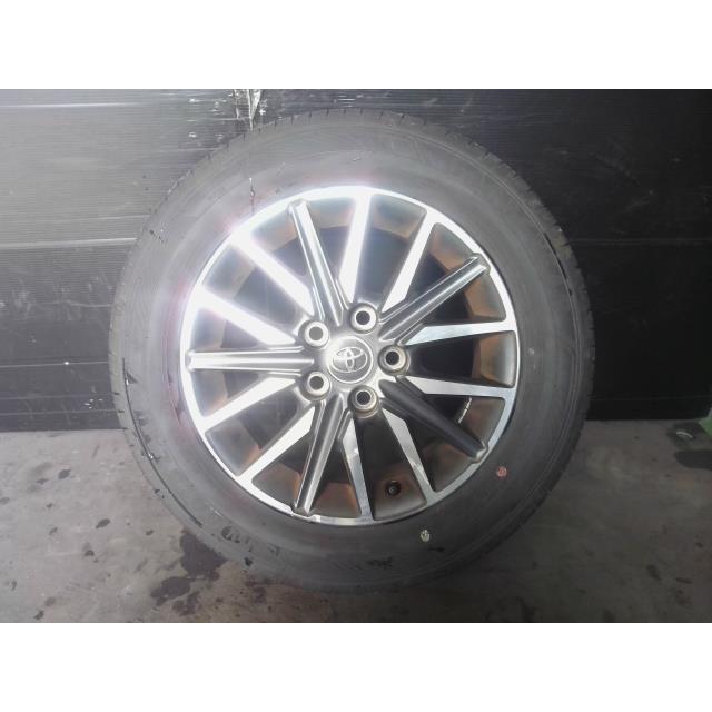 ヴォクシー 中古 トヨタ純正 グッドイヤー ZRR80 205/60R16 タイヤ