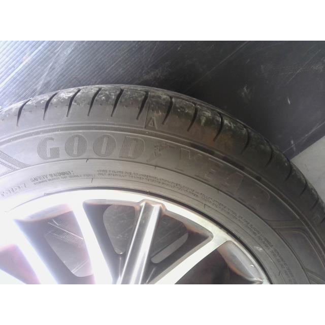 ヴォクシー 中古 トヨタ純正 グッドイヤー ZRR80 205/60R16 タイヤ