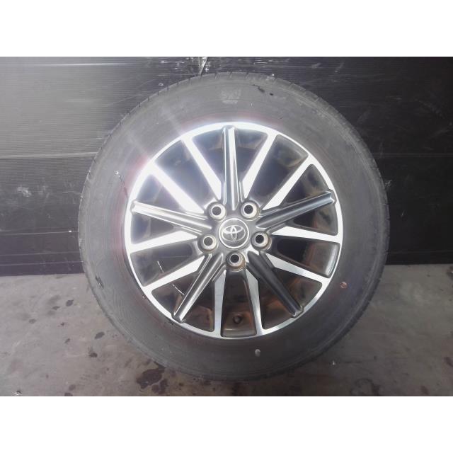 ヴォクシー 中古 トヨタ純正 グッドイヤー ZRR80 205/60R16 タイヤ