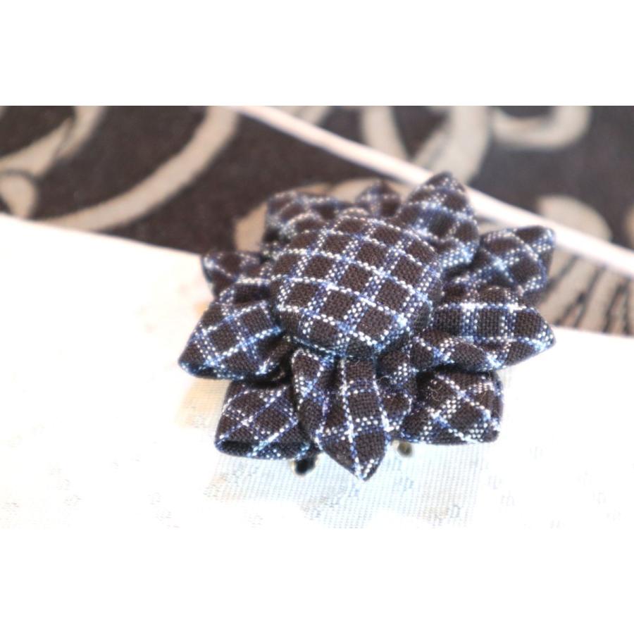 200年の歴史が生み出す久留米かすりの多目的ブローチ。ネイビーチェック |  | 01
