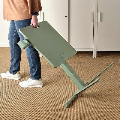 のぞ　IKEAミントグリーン サイドテーブル カップホルダー付き イケア（IKEA） ラップトップテーブル キャスター付き グリーン