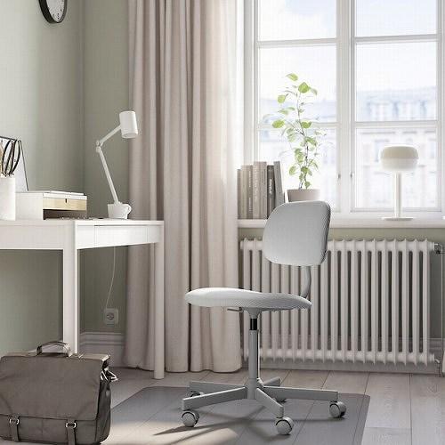 IKEA✨️HAUGAデスク＆BJÖRKBERGET 回転チェアセット【引取限定】 イケア（IKEA） 回転チェア クロヴスタ ホワイト グレー m60573270