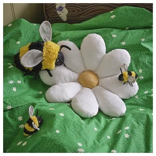 イケア（IKEA） クッション 花形 ホワイト 47x8cm m60576787 SKOGSDUVA