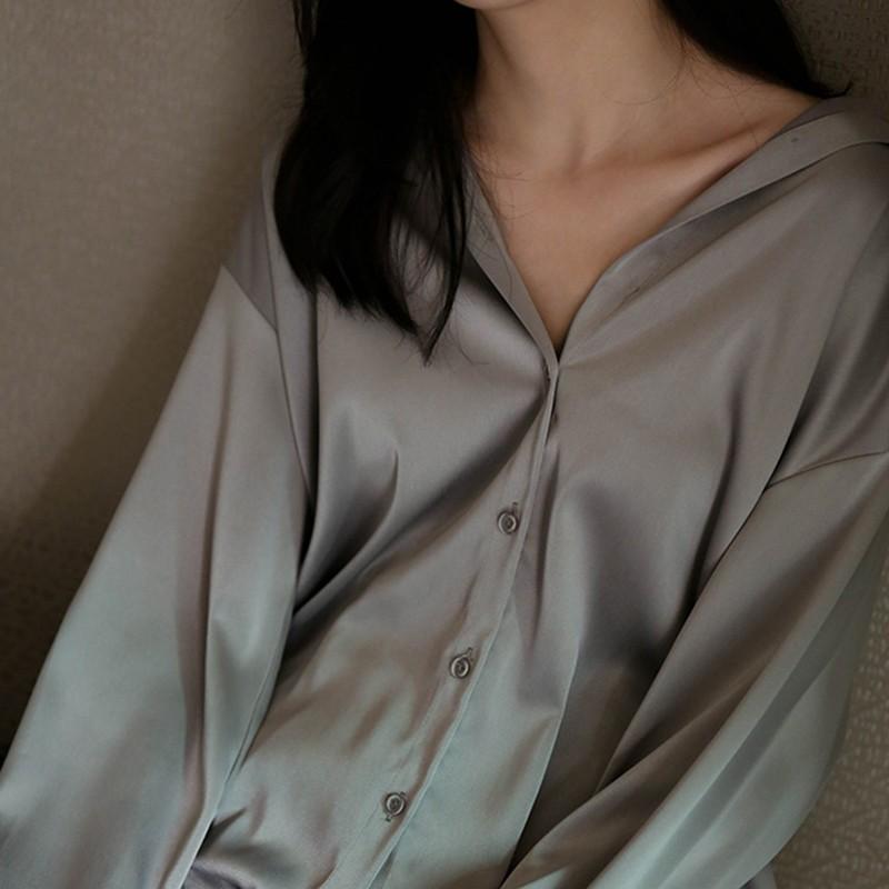 サテンシャツ女性 レディース ブラウス シャツ 長袖 レディース シャツブラウス 秋 ゆったり オシャレロング ブラウス サテンブラウス 黒 白 グレー Jp918 クレア 通販 Yahoo ショッピング