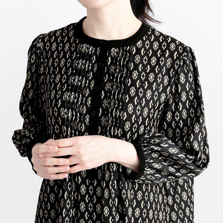 【送料無料/再入荷】 オリエンタル柄ピンタックワンピース 3色 M-L 洗える 八分袖 レディース トップス ワンピース Aライン ラウンドネック 総柄 お出かけ |  | 09