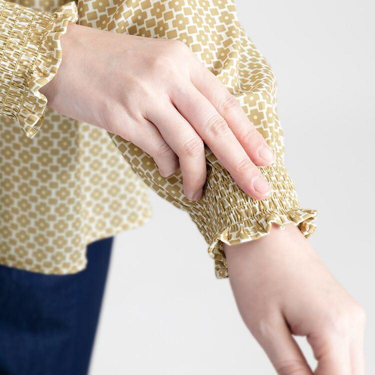 【送料無料】 シャーリングブラウス 3色 M L 洗える 長袖 レディース トップス ブラウス チュニック スタンドカラー フリル衿 シャーリング 春秋冬 |  | 06